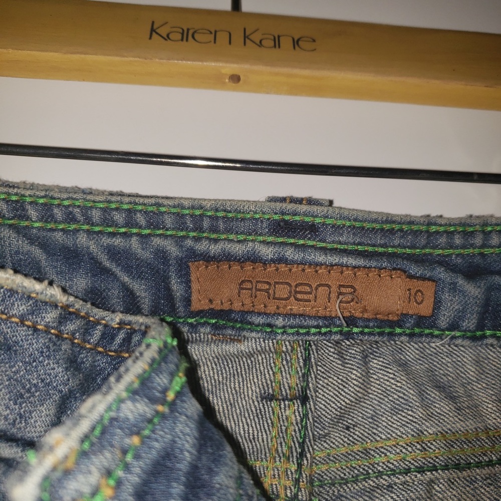 Jeans. - Picture 3 of 5
